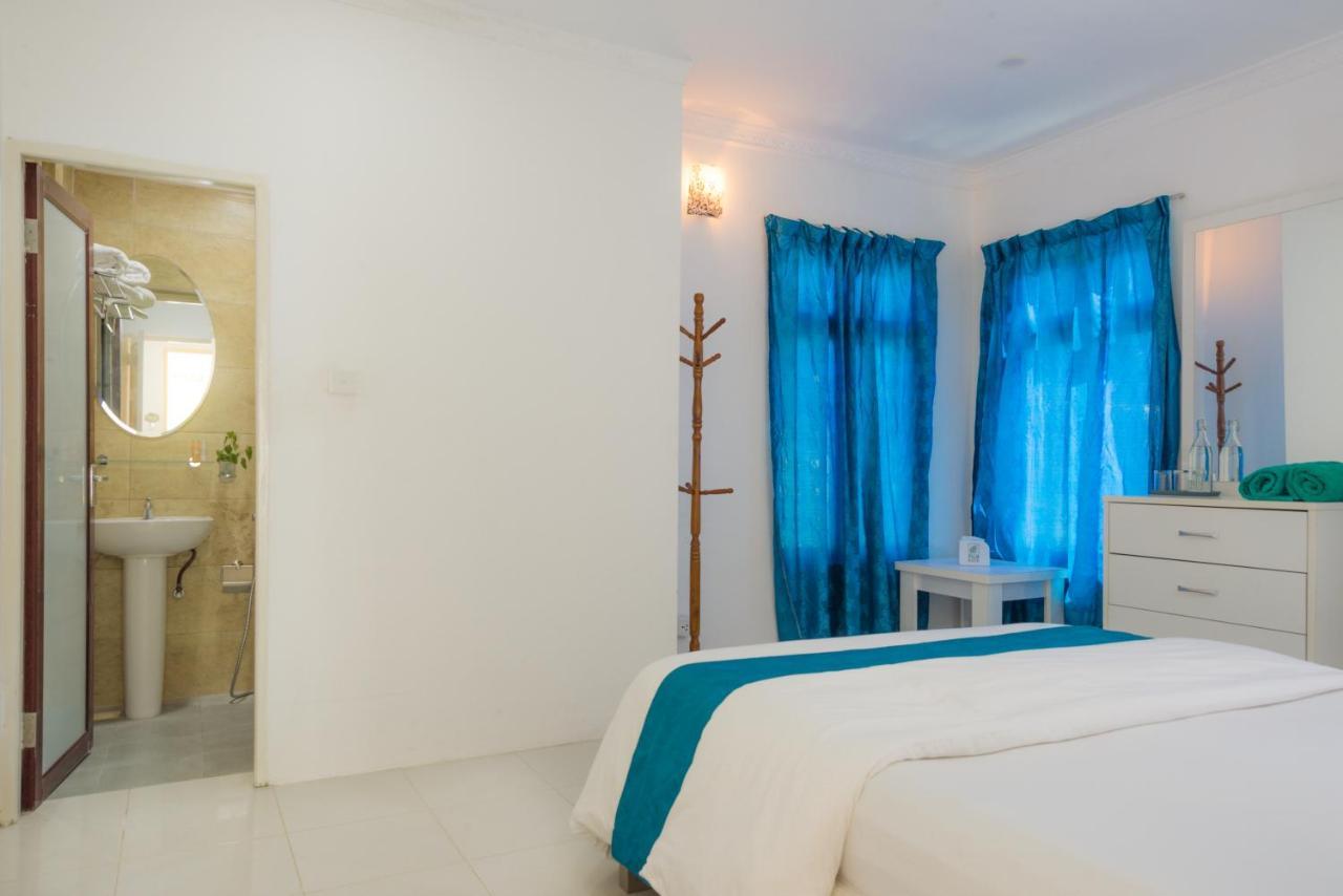 Palm Gate Maldives Hotell Thulusdhoo Exteriör bild